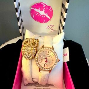 Betsey Johnson White Watch with Owl Charm Bracelet!! New in Box!